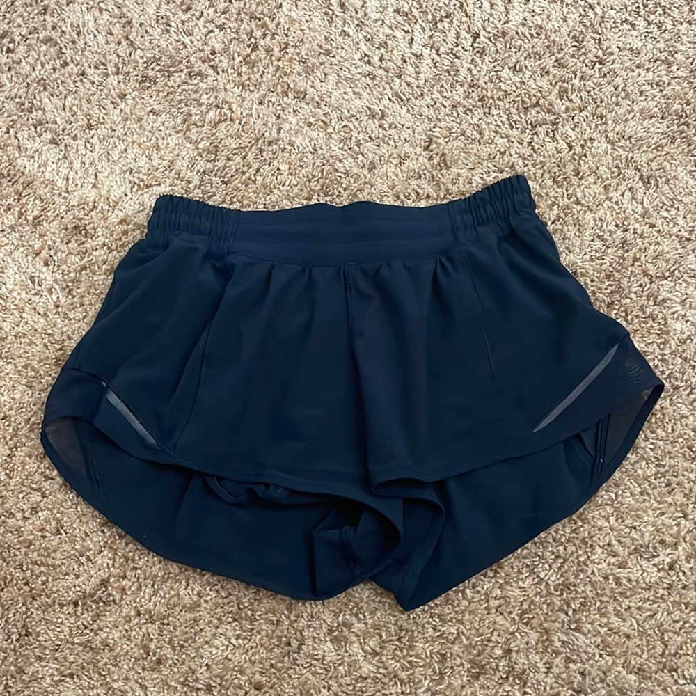 Lulu Lemon hotty hot shorts size 6